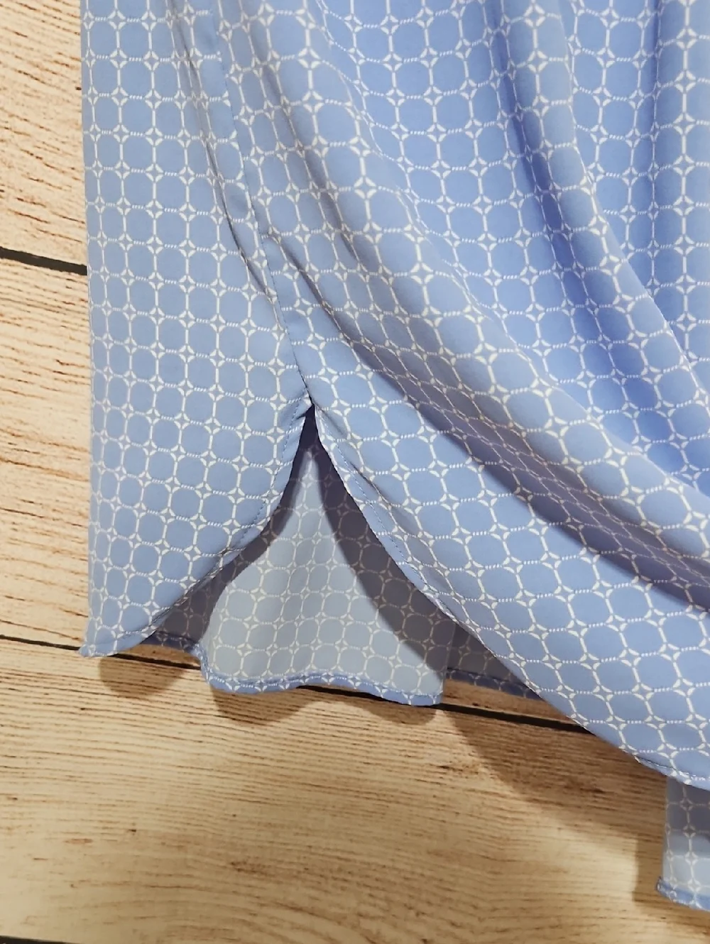 Talbots Light Blue Patterned V-Neck Short Sleeve Blouse Medium